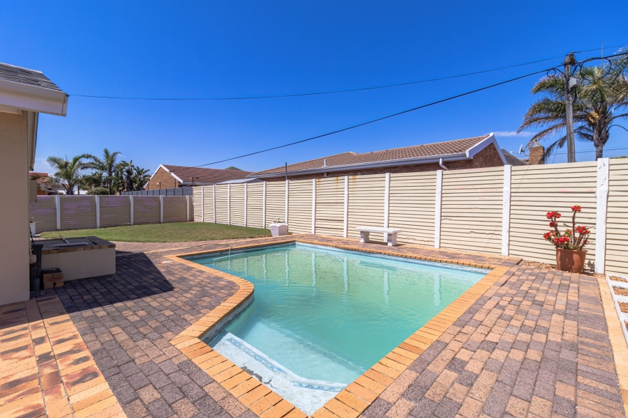 4 Bedroom Property for Sale in Goodwood Park Western Cape